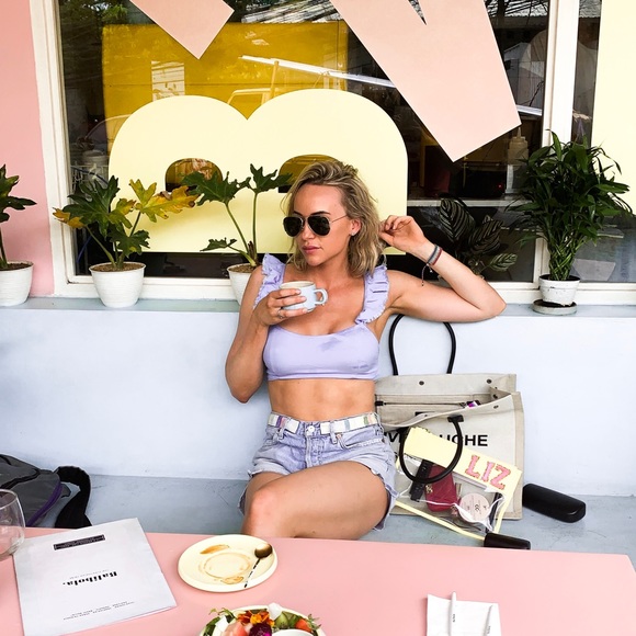 Meet your Posher, Liz - Picture 2 of 7